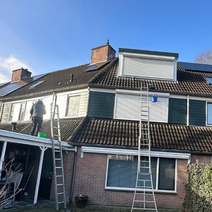 Dakgoot schoonmaken en Dakgoot reparatie in Voorschoten